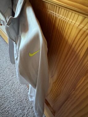Nike Light Gray Half-Zip Long Sleeve Women’s Top